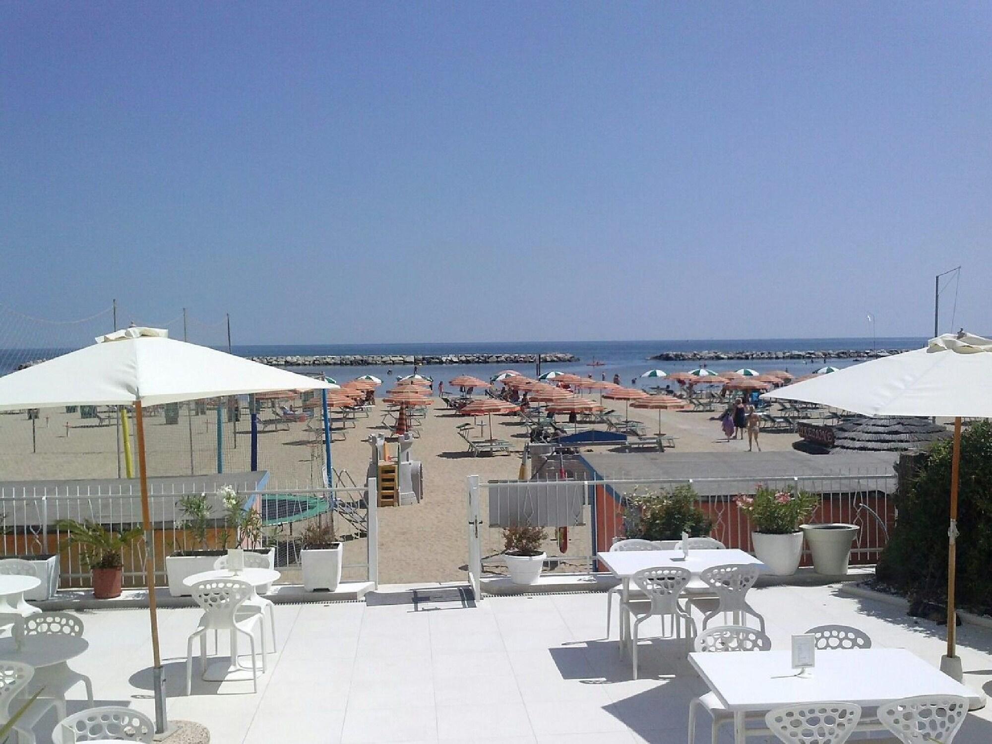 Riviera Mare Beach Life Hotel Ріміні Екстер'єр фото