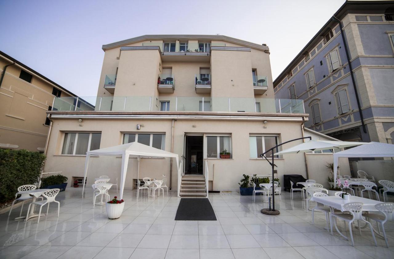 Riviera Mare Beach Life Hotel Ріміні Екстер'єр фото