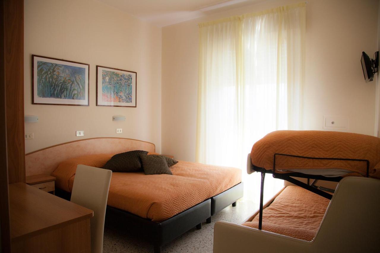 Riviera Mare Beach Life Hotel Ріміні Екстер'єр фото