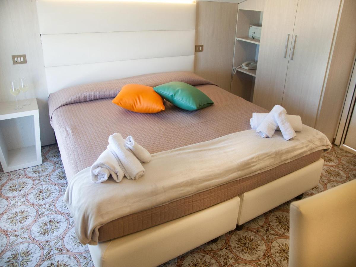 Riviera Mare Beach Life Hotel Ріміні Екстер'єр фото